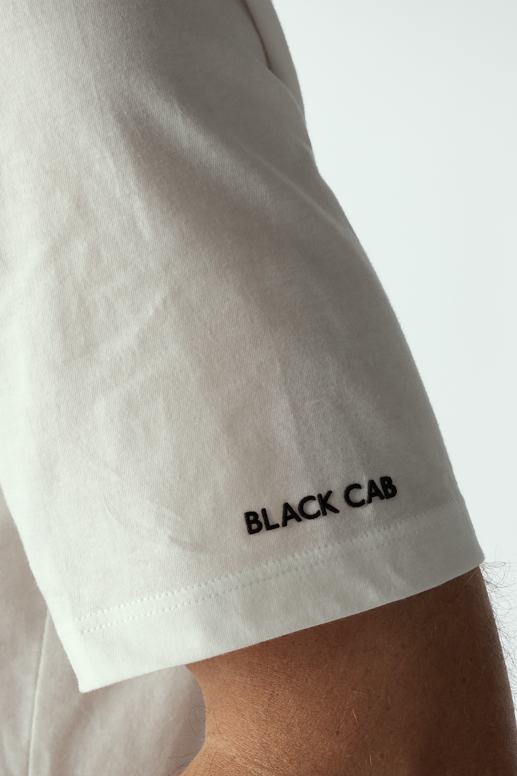 BLACKCAB-08 WHITE（左腕ロゴ）2024年新作